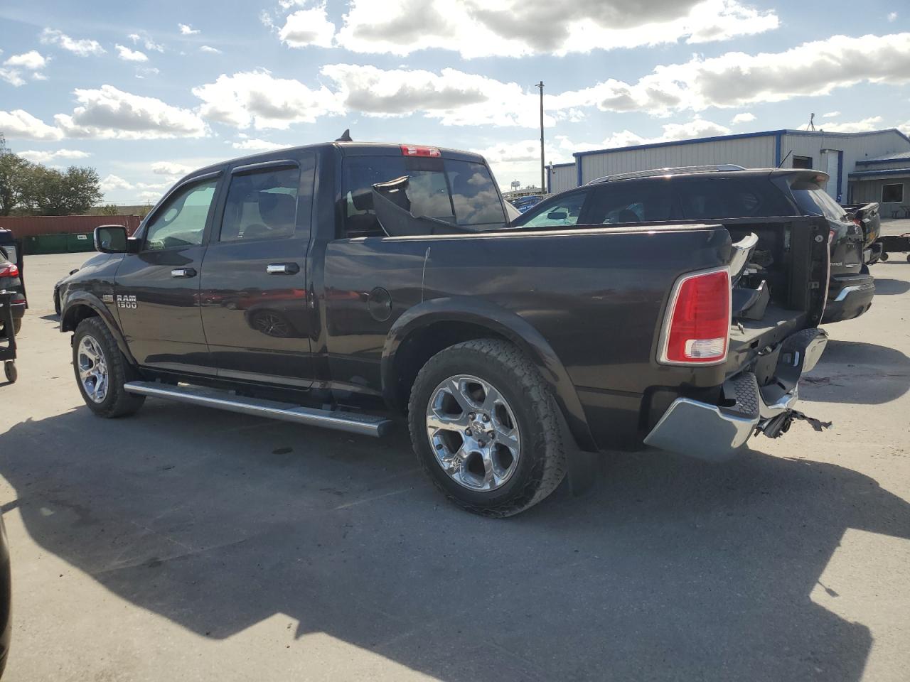 2017 RAM 1500 VIN 1C6RR7VT3HS554696 Copart auction photo, front end / rear end damage thumbnail 2