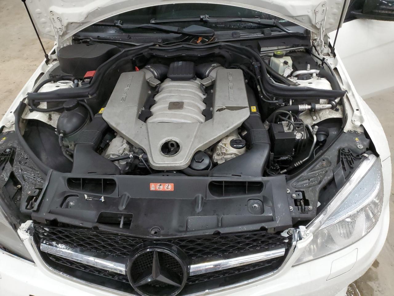 2010 Mercedes-Benz C-klasse VIN WDDGF7HBXAF431638 Copart auction photo, front end / minor dent/scratches damage thumbnail 11