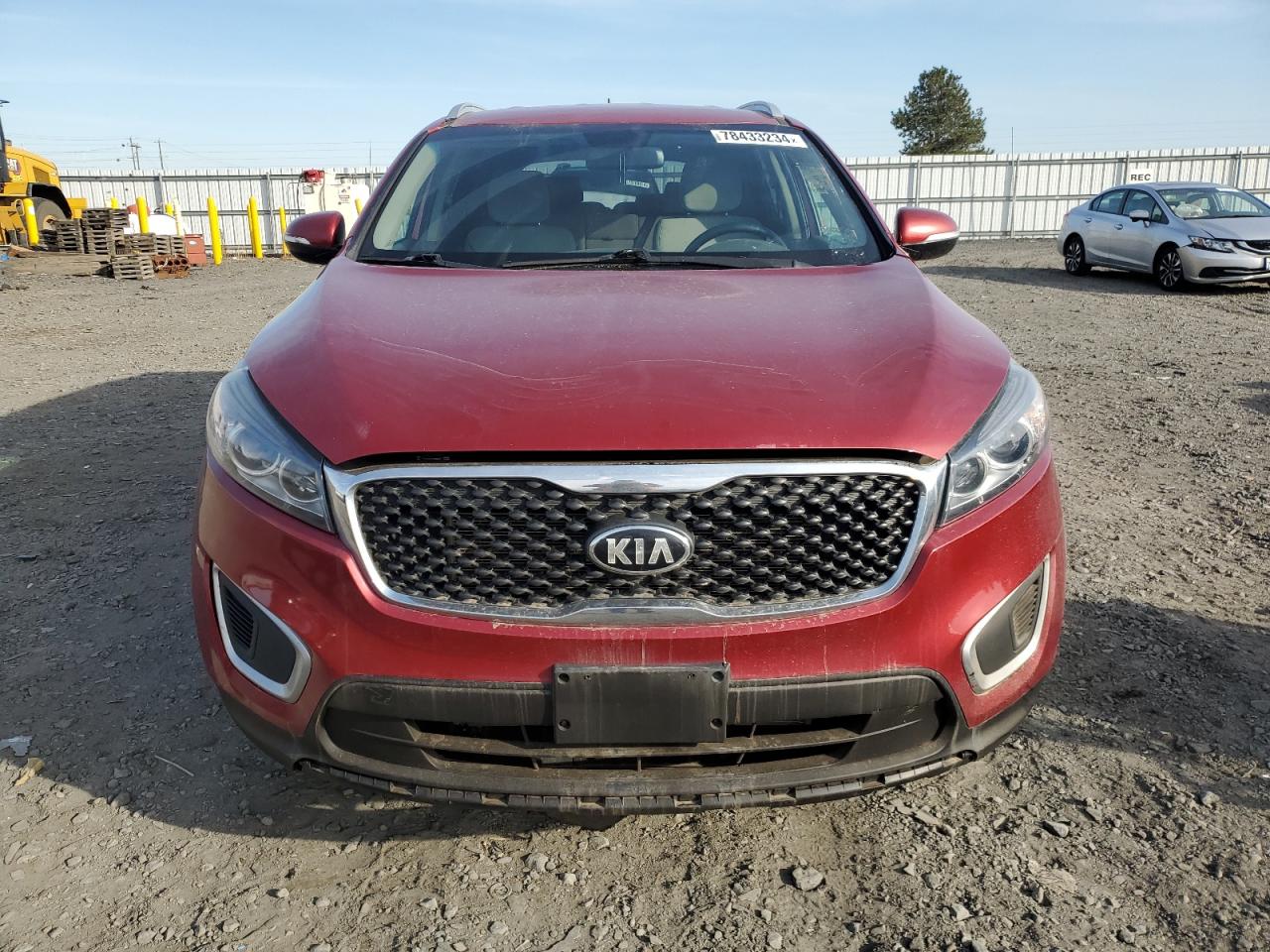 2017 KIA Sorento VIN 5XYPGDA55HG192680 Copart auction photo, side / rear end damage thumbnail 5