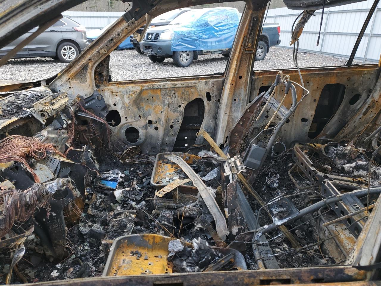 2008 Honda Pilot VIN 5FNYF185X8B001600 Copart auction photo, burn damage thumbnail 7