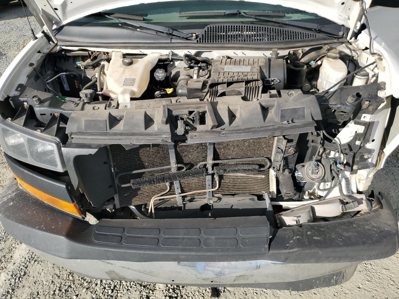 2018 GMC Savana VIN 1GTW7AFGXJ1902165 Copart auction photo, front end / rear end damage thumbnail 13