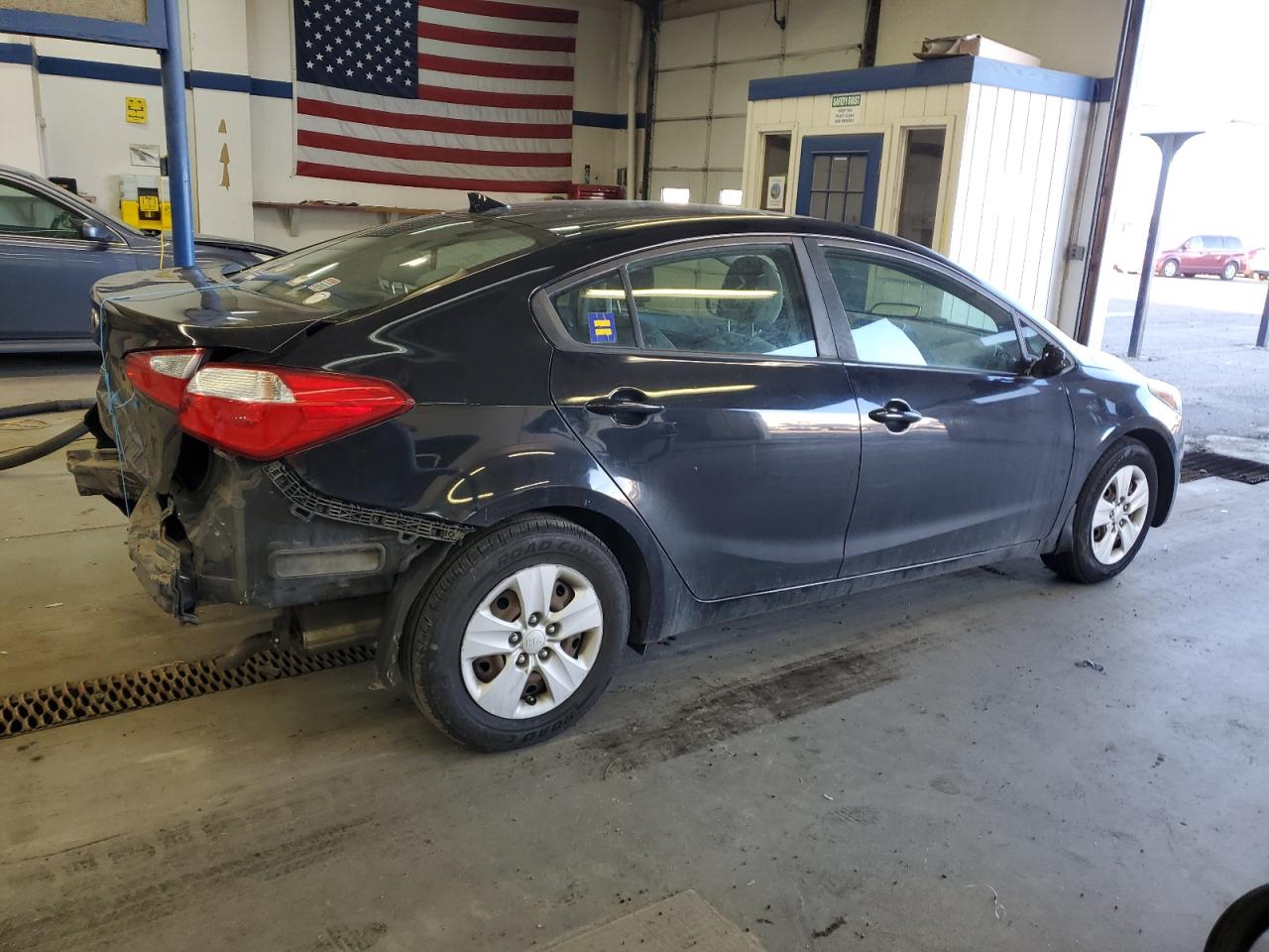 2016 KIA Forte VIN KNAFK4A67G5509267 Copart auction photo, rear end / side damage thumbnail 3