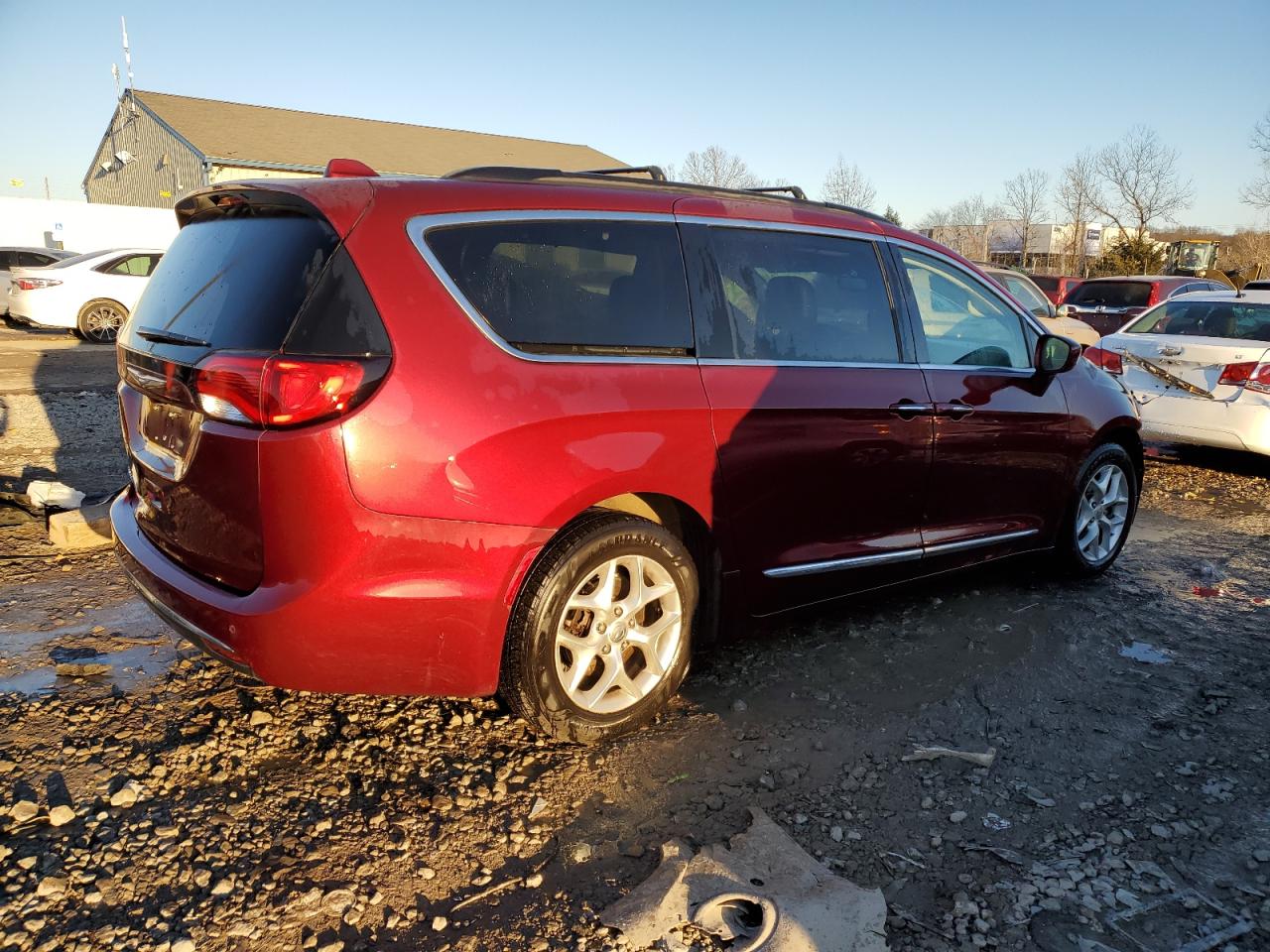 2017 Chrysler Pacifica VIN 2C4RC1BG6HR816212 Copart auction photo, front end damage thumbnail 3