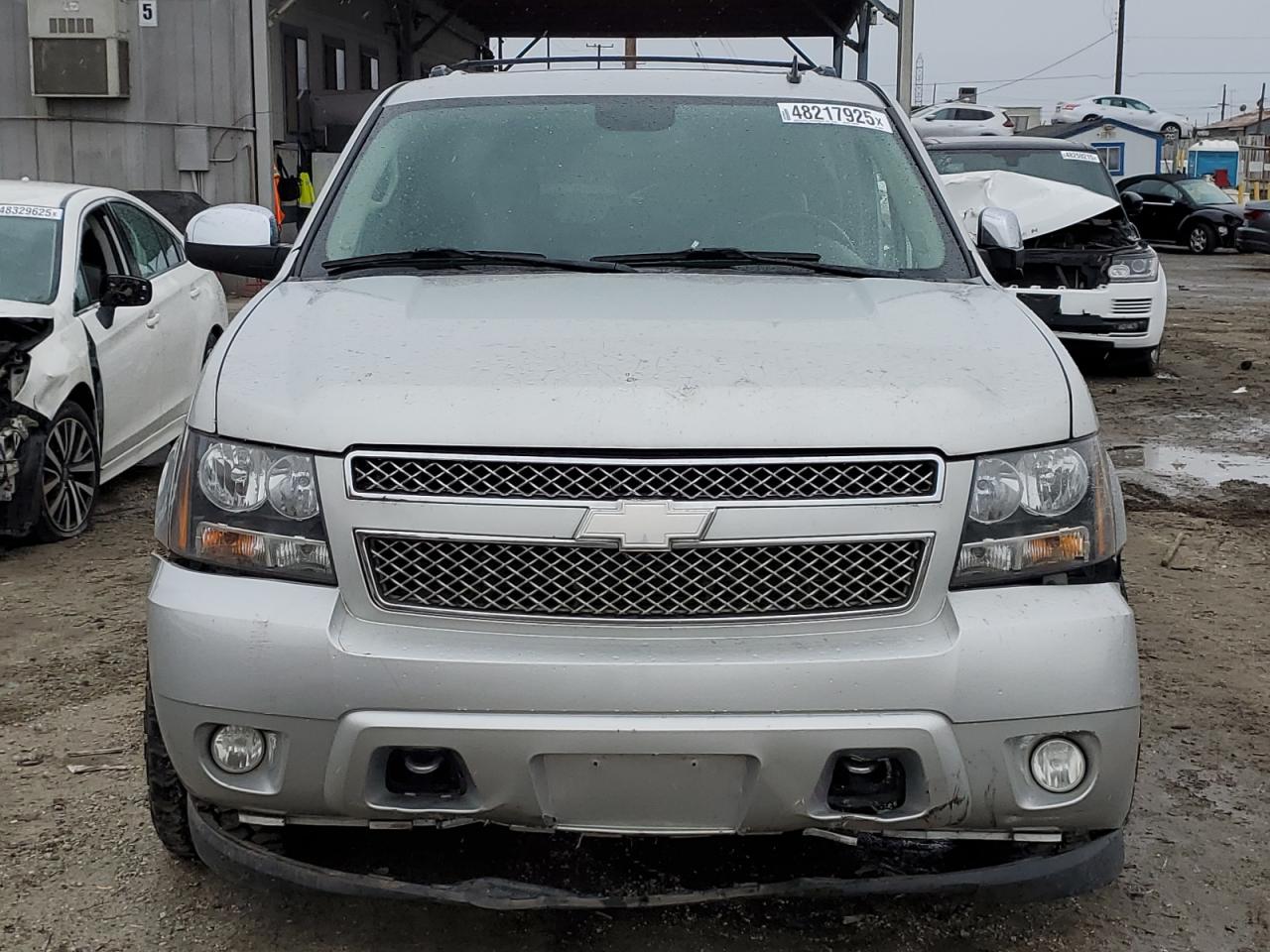 2011 Chevrolet Suburban VIN 1GNSKKE37BR100328 Copart auction photo, side / front end damage thumbnail 5
