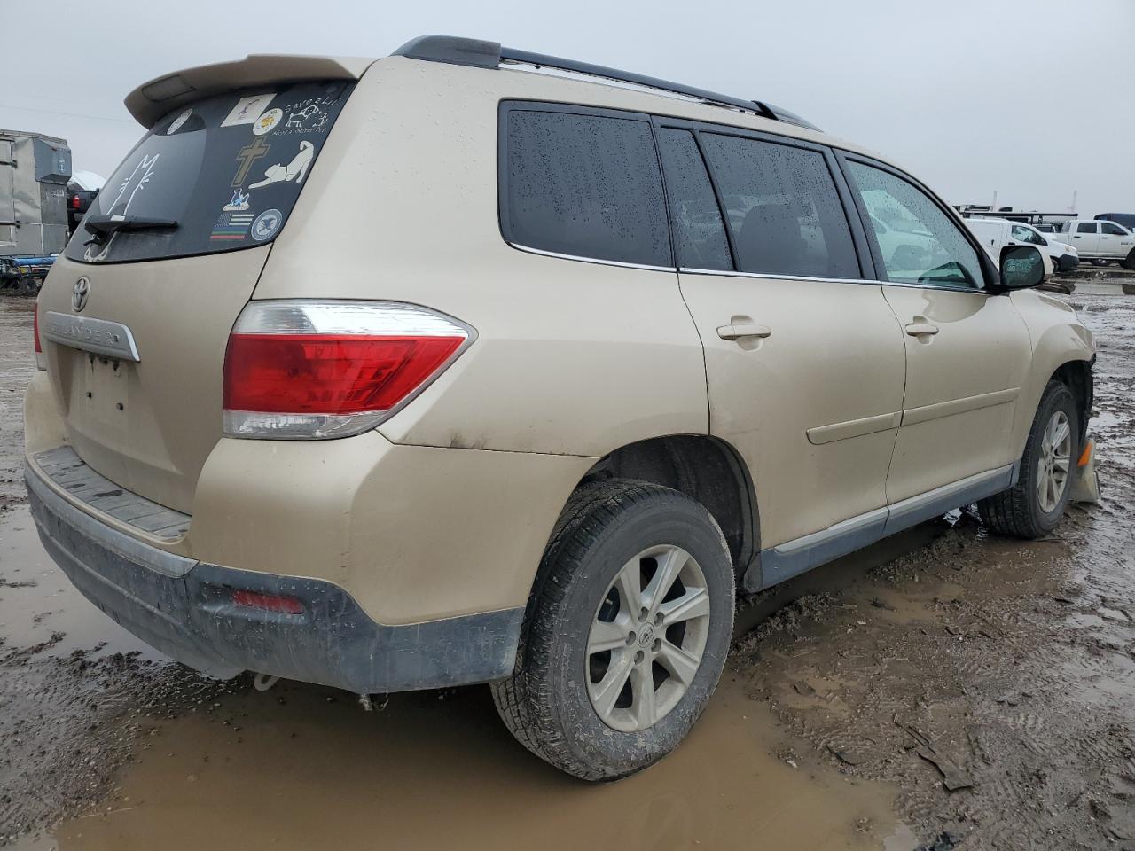 2013 Toyota Highlander VIN 5TDZK3EH9DS126569 Copart auction photo, front end / minor dent/scratches damage thumbnail 3