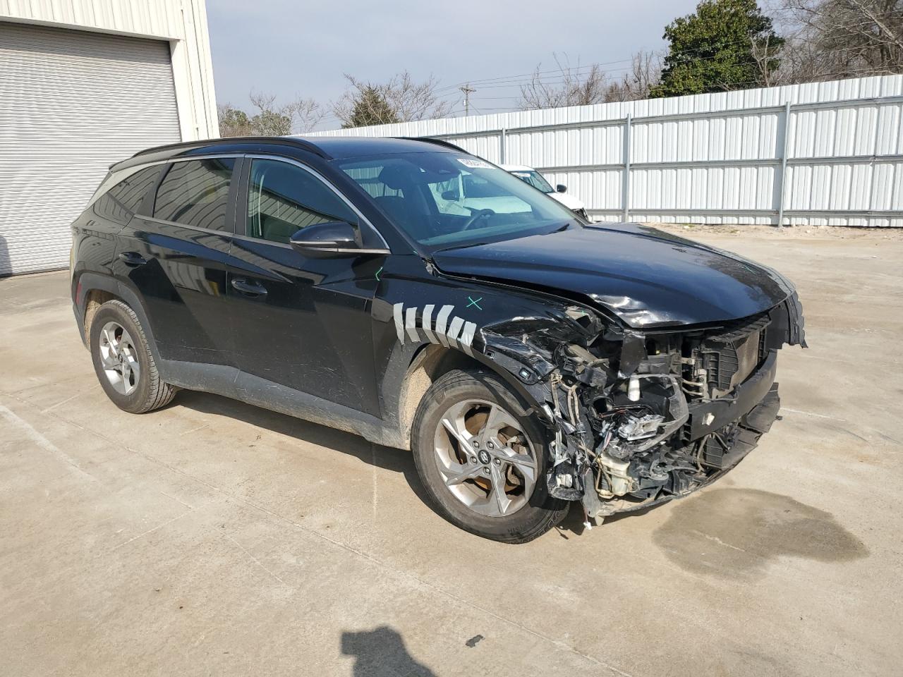 2022 Hyundai Tucson VIN 5NMJB3AEXNH047733 Copart auction photo, front end damage thumbnail 4