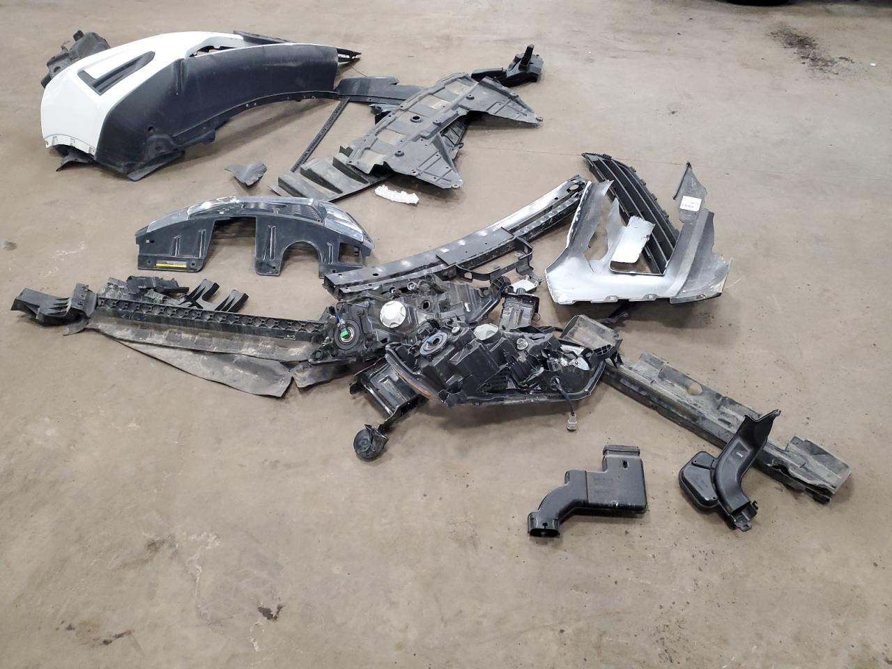 2018 Nissan Rogue VIN KNMAT2MVXJP555561 Copart auction photo, front end damage thumbnail 13