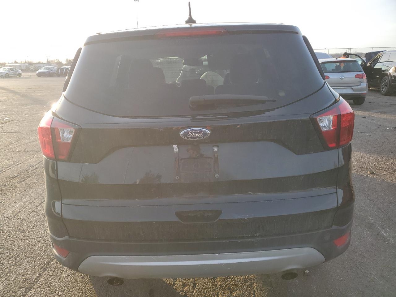 2019 Ford Escape VIN 1FMCU0GD5KUB32527 Copart auction photo, front end damage thumbnail 6