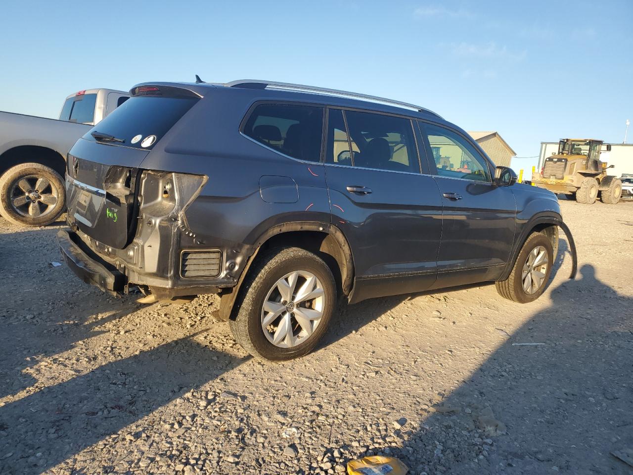 2018 Volkswagen Atlas VIN 1V2AP2CA5JC532181 Copart auction photo, all over damage thumbnail 3