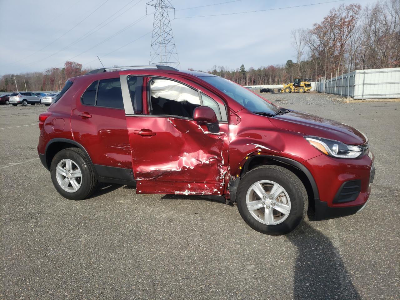 2022 Chevrolet Trax VIN KL7CJPSM7NB530705 Copart auction photo, side / front end damage thumbnail 4