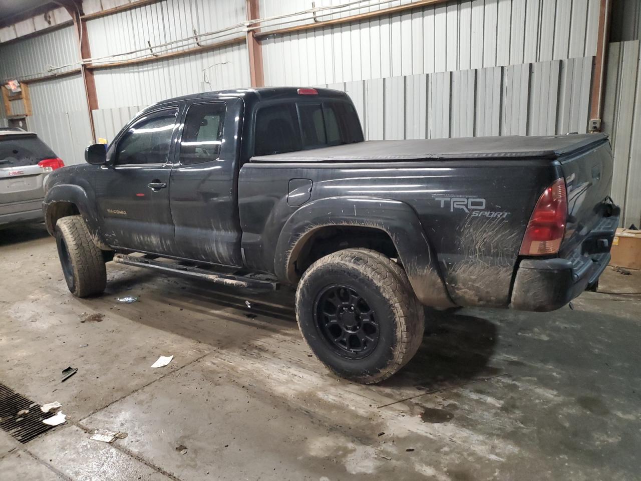 2006 Toyota Tacoma VIN 5TEUU42N06Z208118 Copart auction photo, rear end damage thumbnail 2