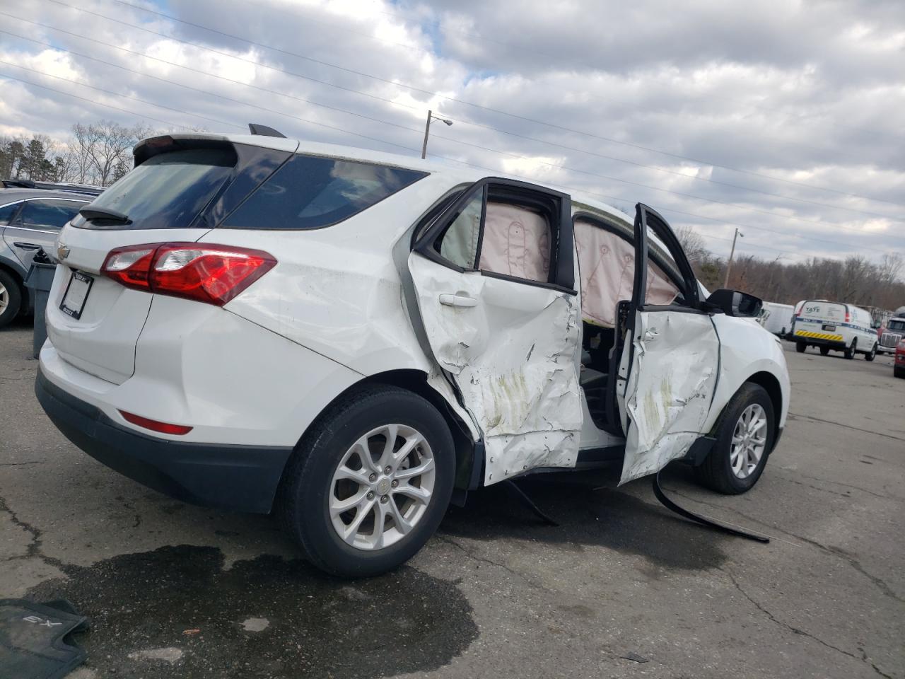 2020 Chevrolet Equinox VIN 3GNAXHEV5LS690108 Copart auction photo, side / rear end damage thumbnail 3