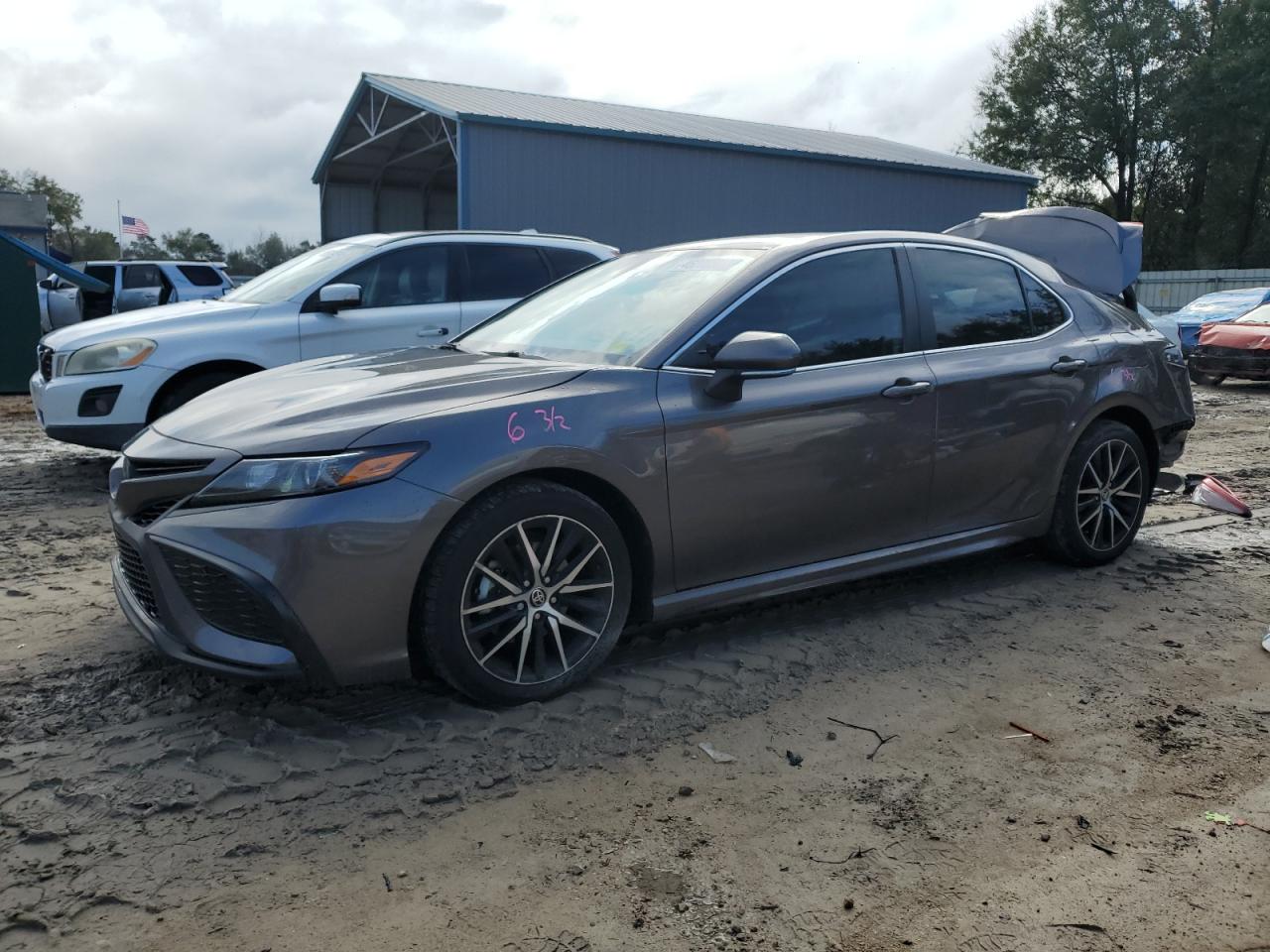 2022 Toyota Camry VIN 4T1G11AK6NU696747