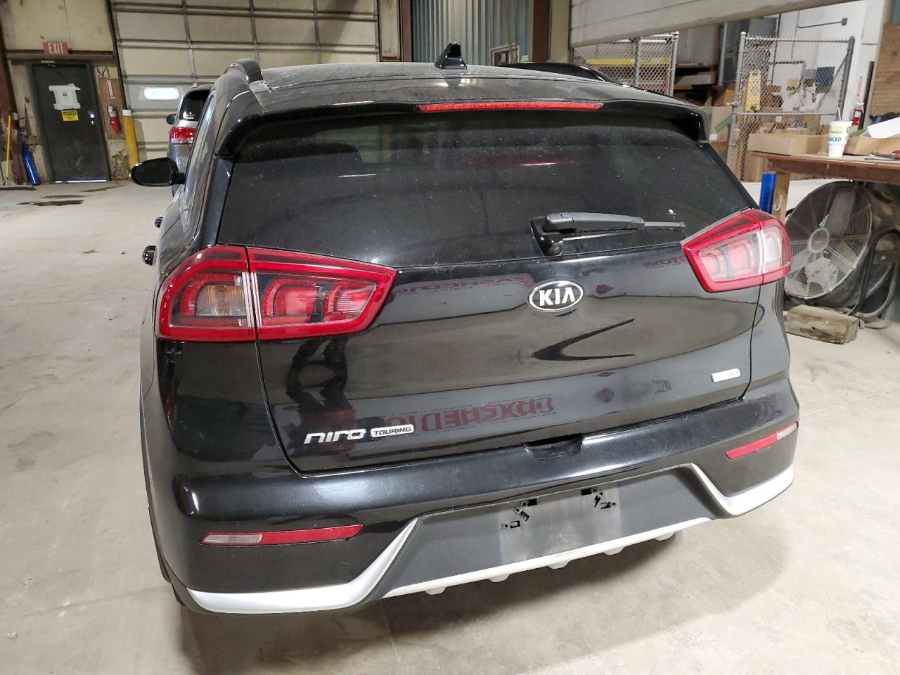 2019 KIA Niro VIN KNDCC3LC4K5257695 Copart auction photo, front end / minor dent/scratches damage thumbnail 6