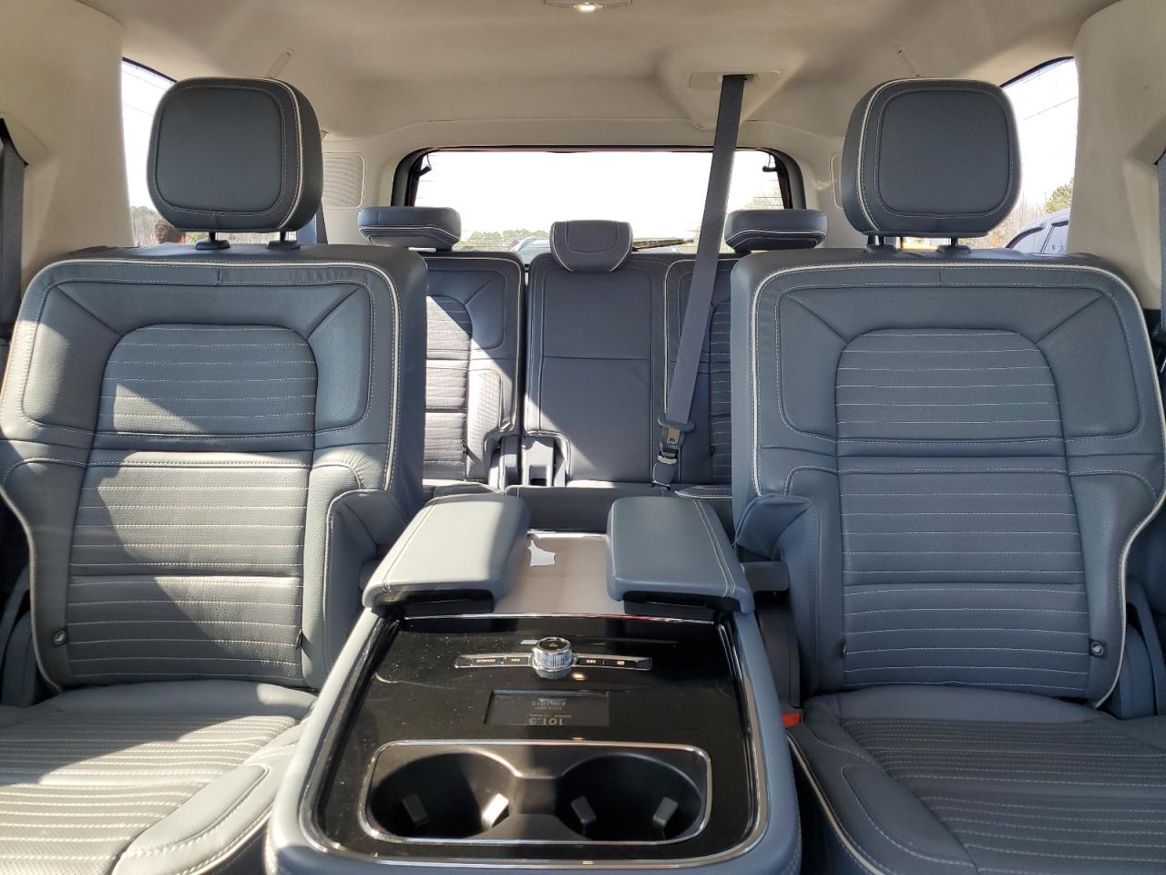 2020 Lincoln Navigator VIN 5LMJJ3TT4LEL22892 Copart auction photo, front end / minor dent/scratches damage thumbnail 10