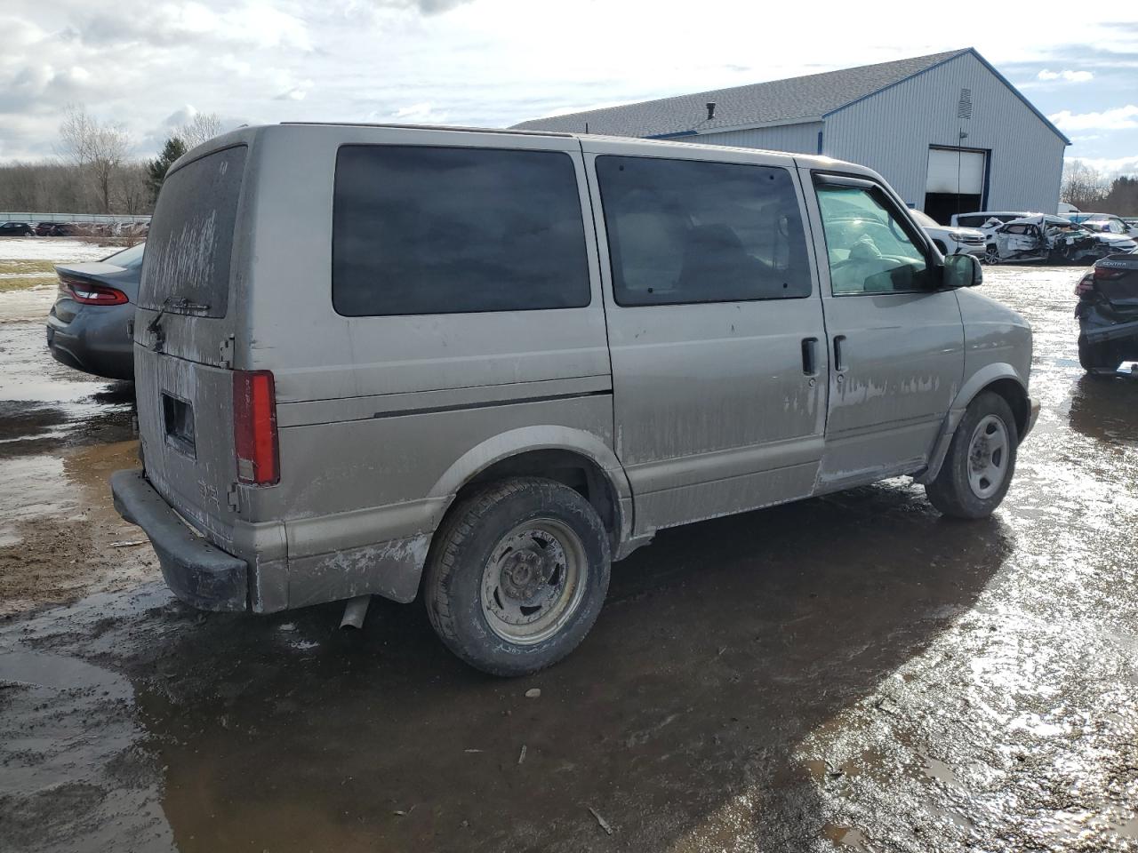 2005 GMC Safari VIN 1GKDM19X65B503446 Copart auction photo, front end / side damage thumbnail 3