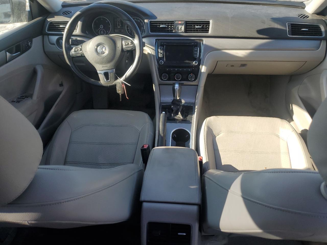 2015 Volkswagen Passat VIN 1VWBV7A39FC101506 Copart auction photo, front end damage thumbnail 8