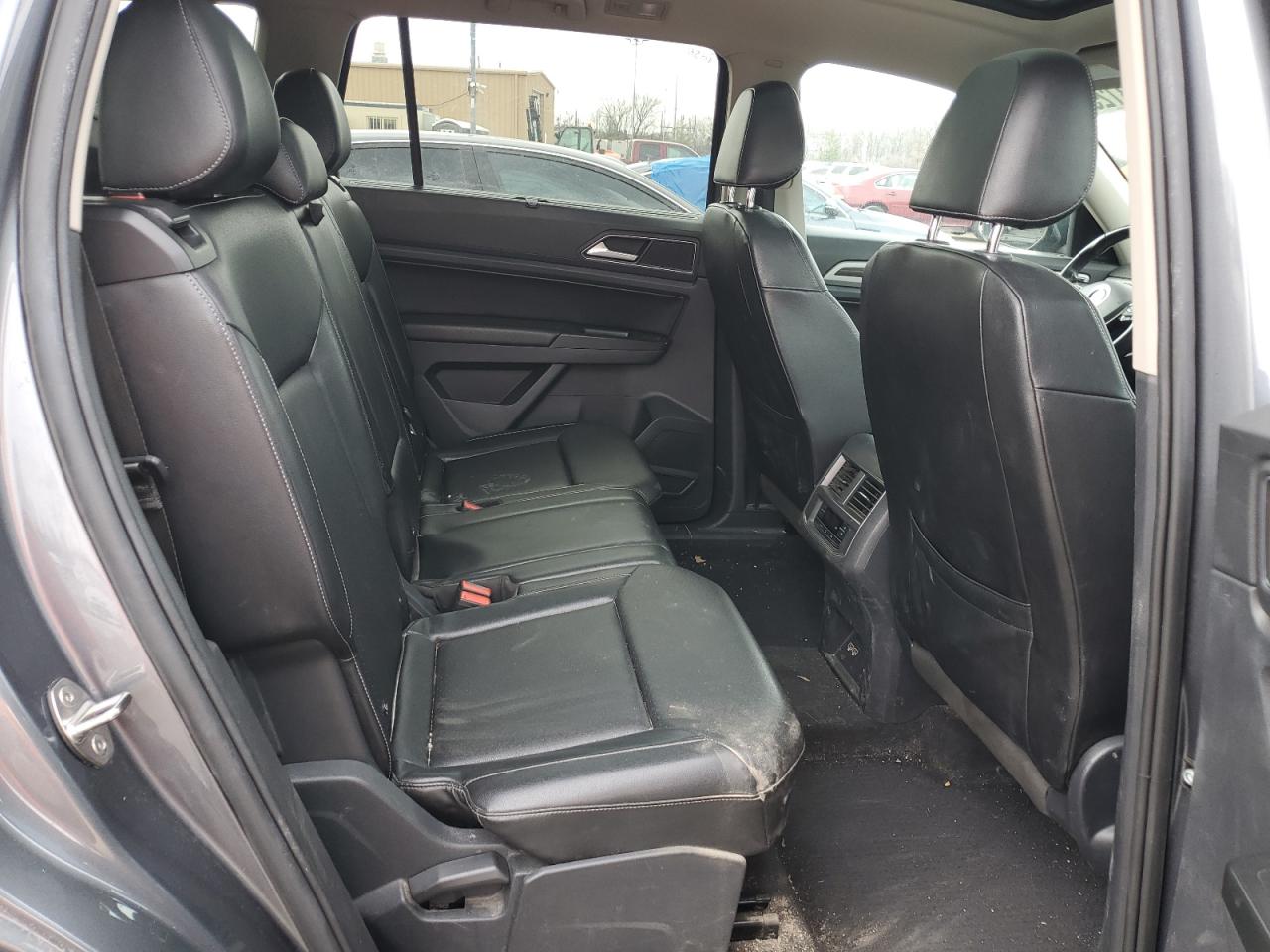 2018 Volkswagen Atlas VIN 1V2MR2CA0JC510810 Copart auction photo, rear end damage thumbnail 11