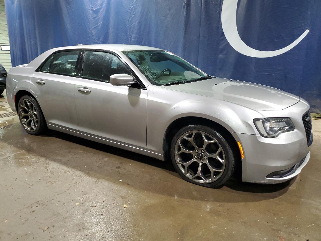 2015 Chrysler 300 VIN 2C3CCABG0FH797217 Copart auction photo, minor dent/scratches / vandalism damage thumbnail 4