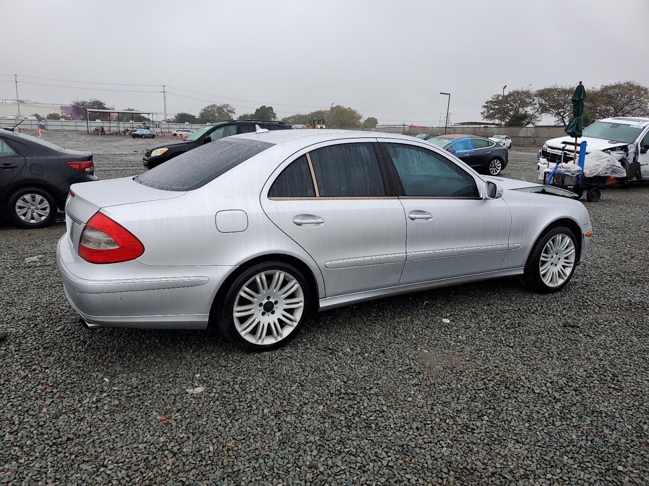 2008 Mercedes-Benz E-klasse VIN WDBUF56X68B240685 Copart auction photo, front end damage thumbnail 3