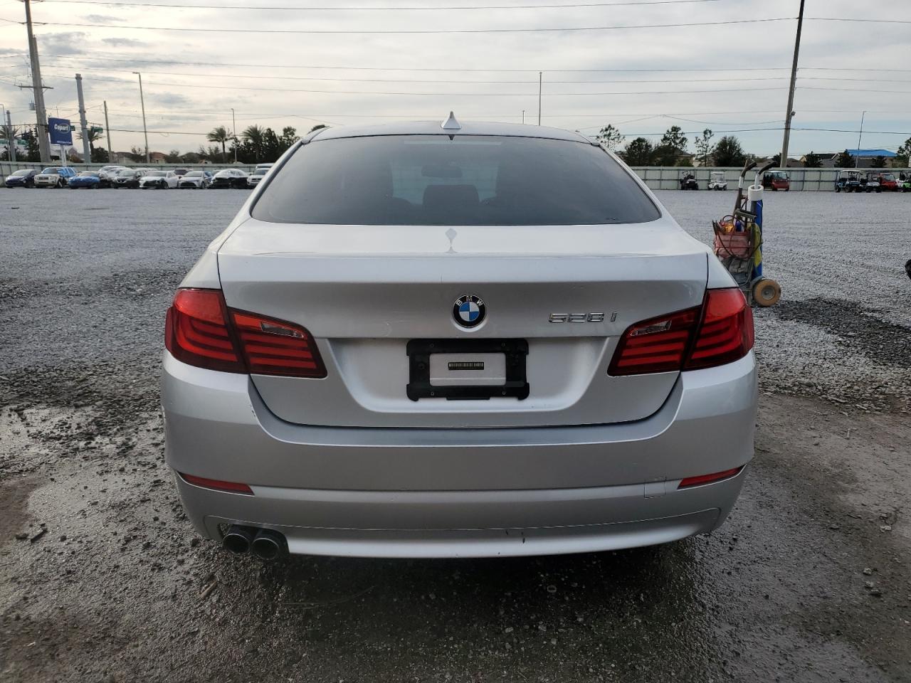 2011 BMW 5er VIN WBAFR1C50BC743530 Copart auction photo, water/flood damage thumbnail 6