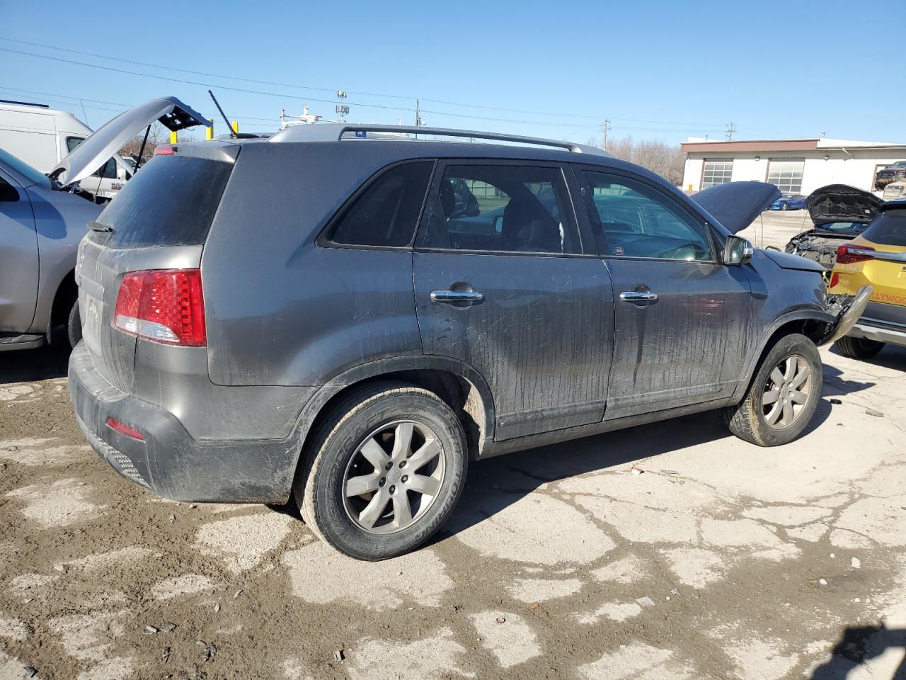 2011 KIA Sorento VIN 5XYKT4A11BG004991 Copart auction photo, front end / minor dent/scratches damage thumbnail 3