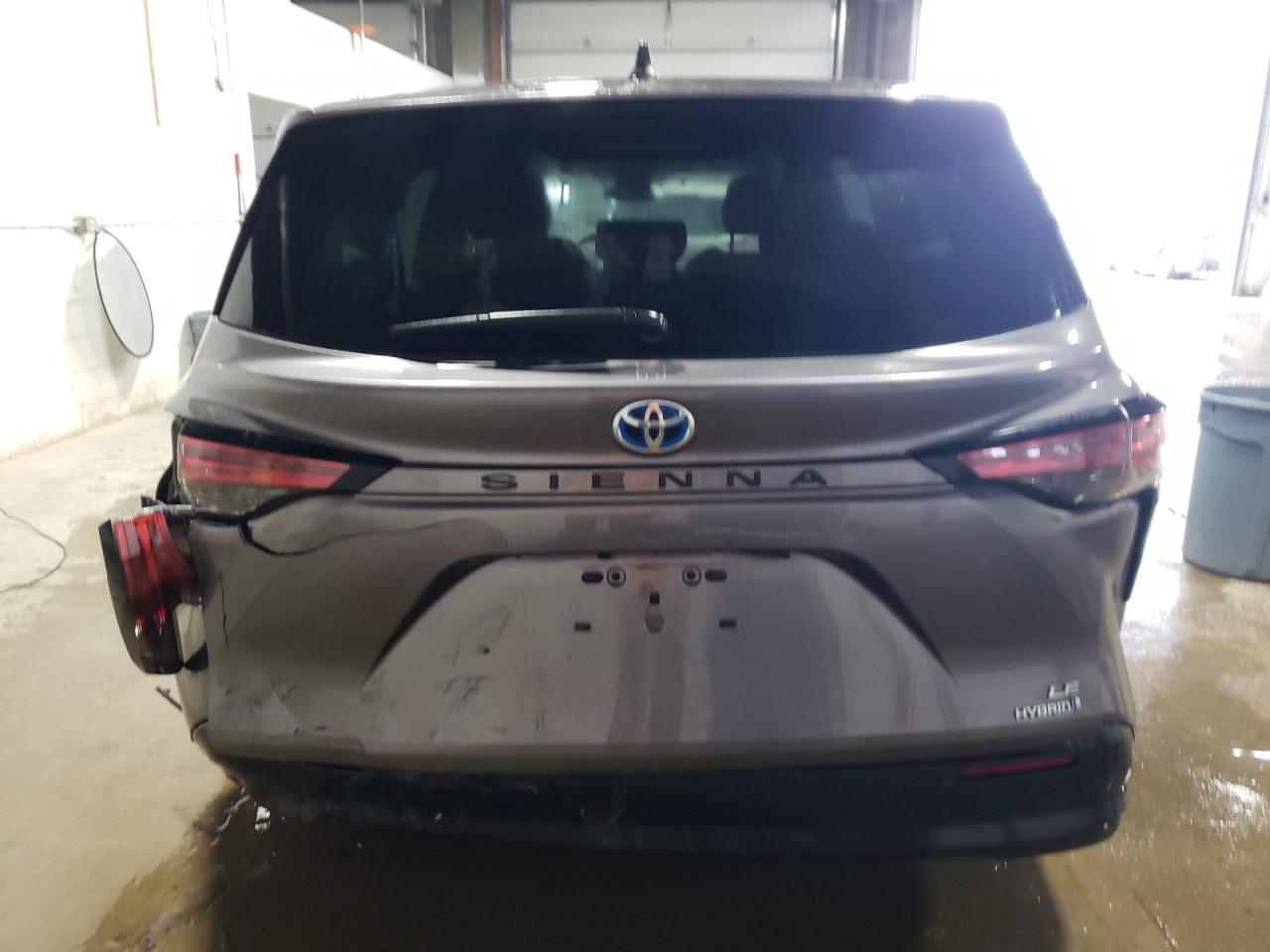 2021 Toyota Sienna VIN 5TDKRKEC3MS016046 Copart auction photo, rear end damage thumbnail 6