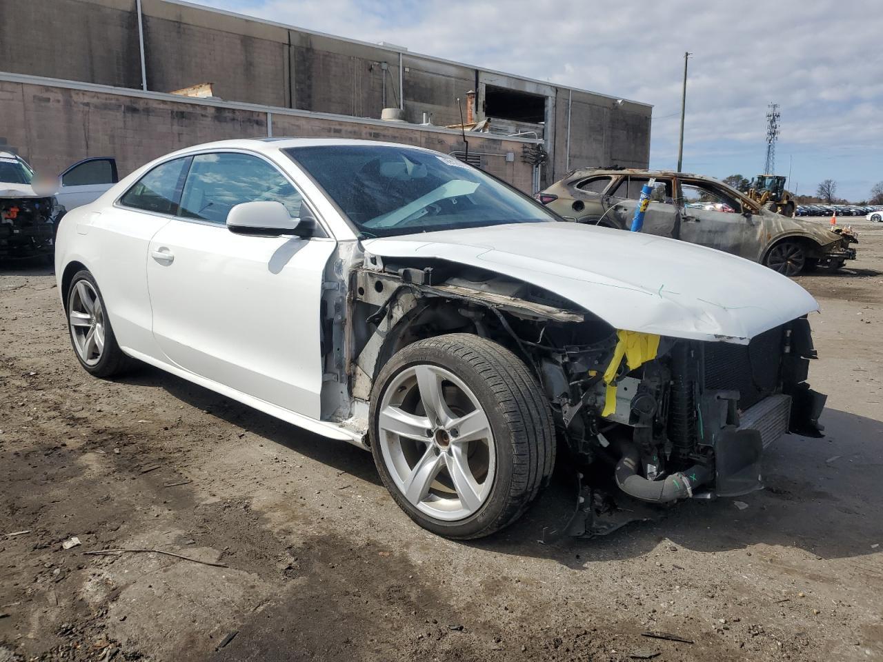 2016 Audi A5 VIN WAUM2AFR1GA028723 Copart auction photo, front end / minor dent/scratches damage thumbnail 4