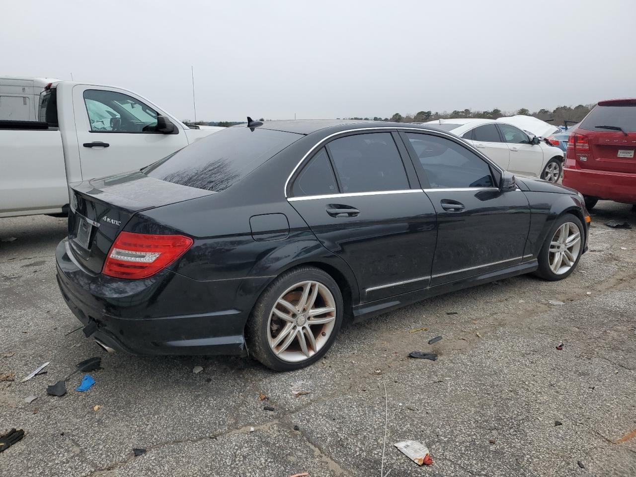 2014 Mercedes-Benz C-klasse VIN WDDGF8AB9ER324648 Copart auction photo, front end damage thumbnail 3