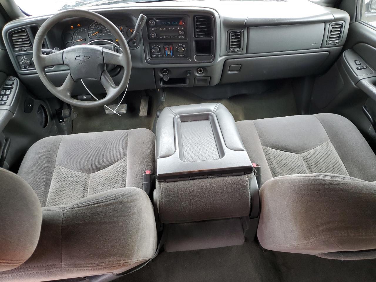 2006 Chevrolet Silverado VIN 2GCEK13V061353106 Copart auction photo, front end / undercarriage damage thumbnail 8