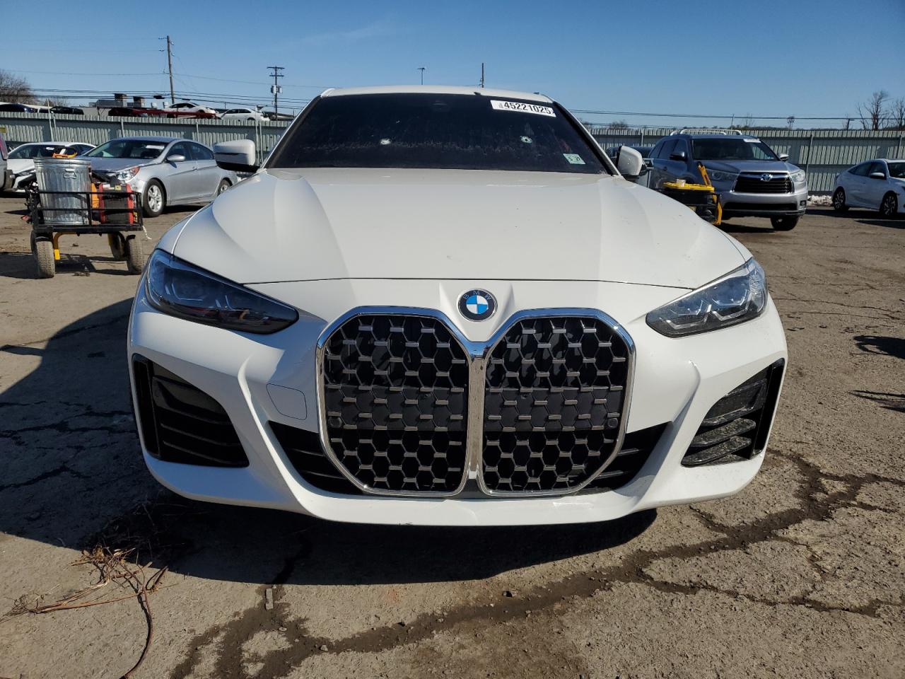 2022 BMW 4er VIN WBA63AV0XNFM13254 Copart auction photo, vandalism damage thumbnail 5