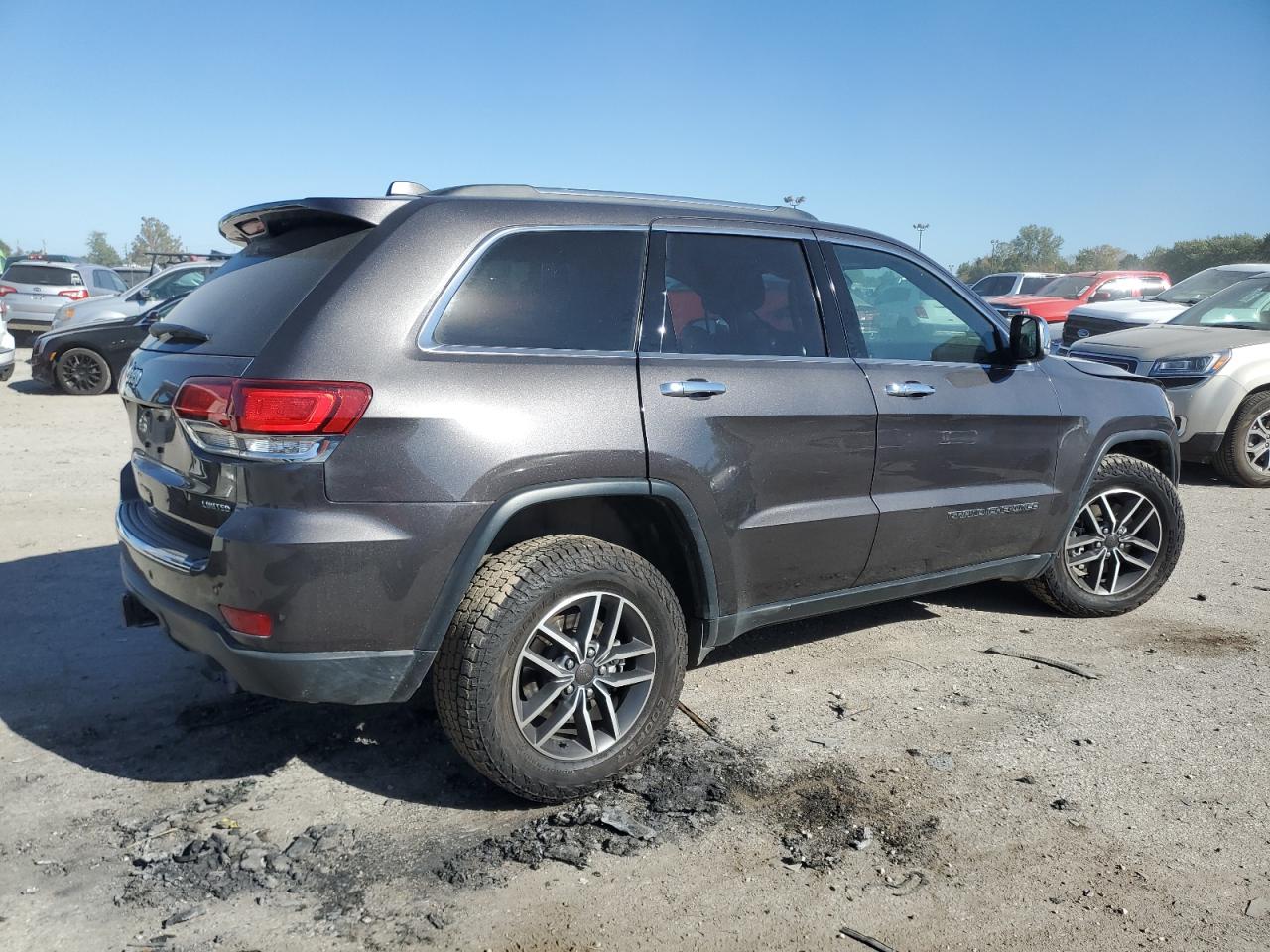 2021 Jeep Grand Cherokee VIN 1C4RJFBG8MC704873 Copart auction photo, front end / minor dent/scratches damage thumbnail 3