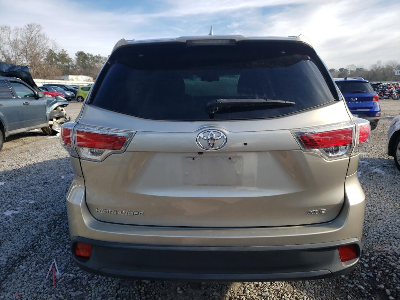 2015 Toyota Highlander VIN 5TDKKRFH4FS114013 Copart auction photo, front end / top/roof damage thumbnail 6