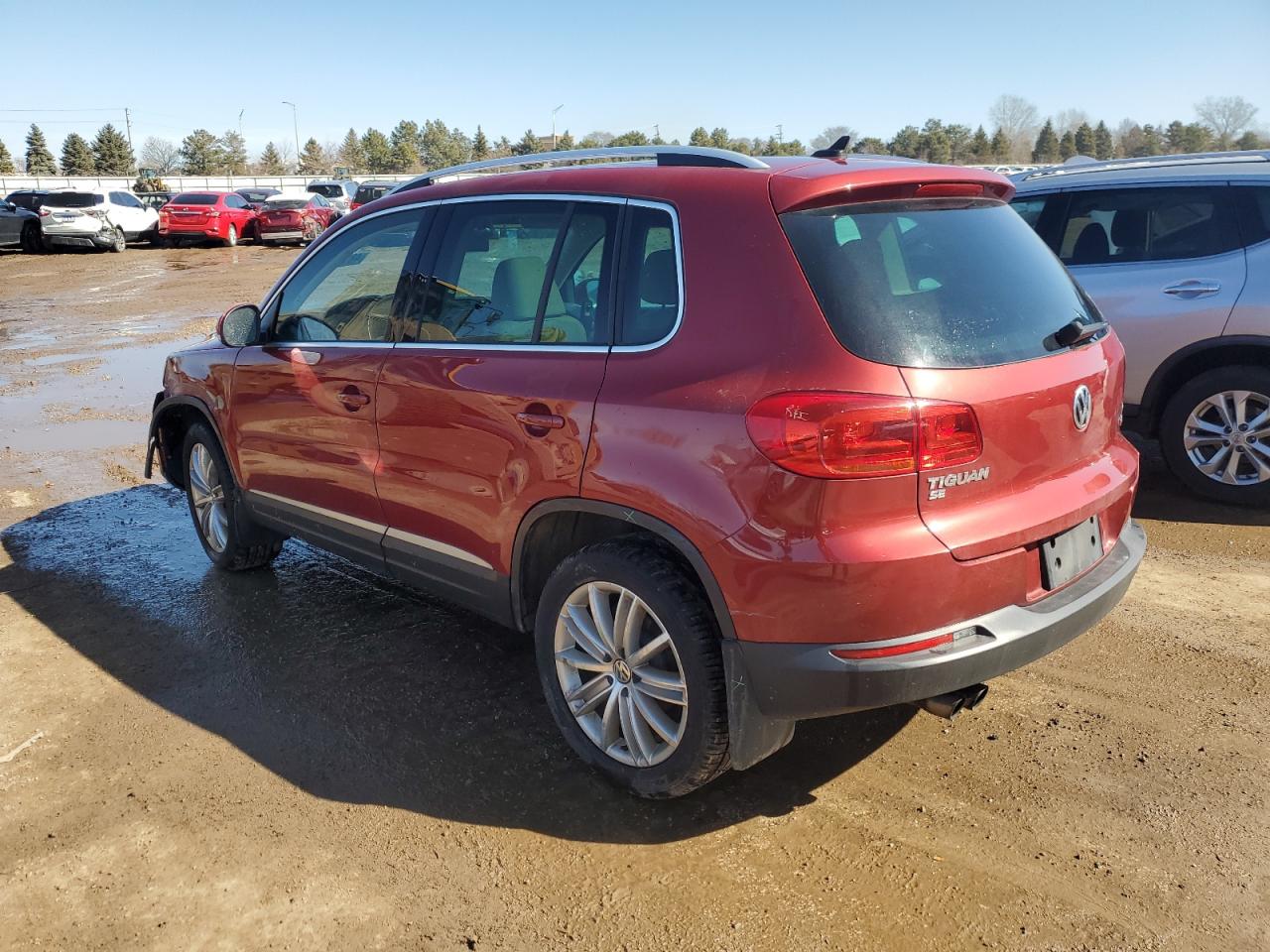 2016 Volkswagen Tiguan VIN WVGBV7AX4GW082686 Copart auction photo, front end damage thumbnail 2