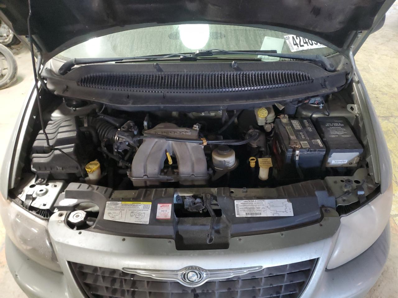 2003 Chrysler Voyager VIN 1C4GJ25B43B115520 Copart auction photo, minor dent/scratches damage thumbnail 12