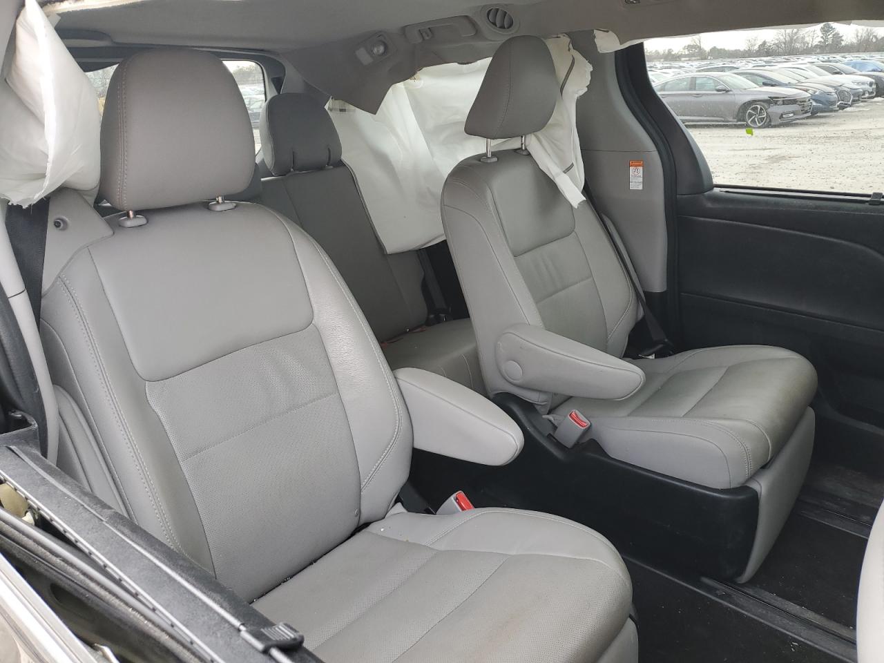 2017 Toyota Sienna VIN 5TDYZ3DC9HS879800 Copart auction photo, side damage thumbnail 11