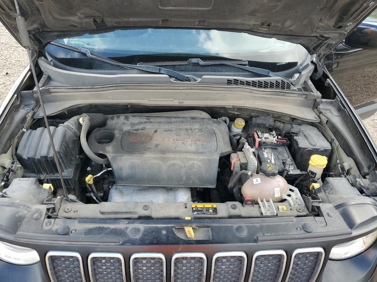 2020 Jeep Renegade VIN ZACNJABB5LPK93879 Copart auction photo, all over damage thumbnail 11