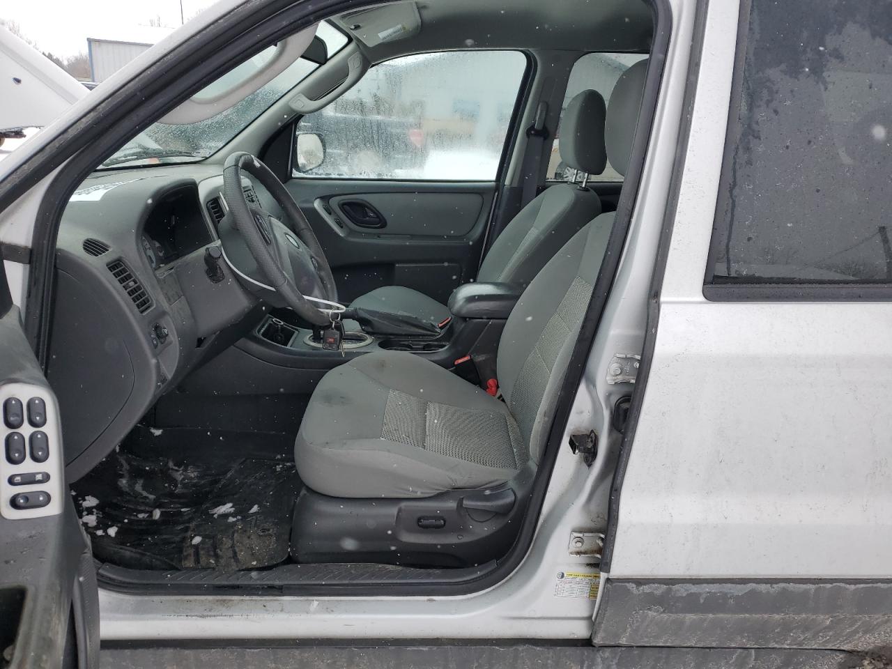2007 Ford Escape VIN 1FMYU03107KB33508 Copart auction photo, front end damage thumbnail 7