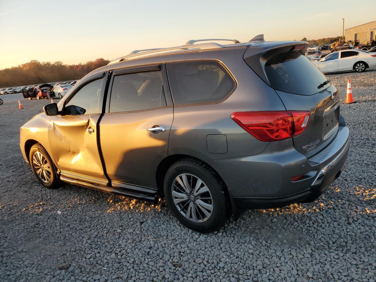 2019 Nissan Pathfinder VIN 5N1DR2MN0KC621924 Copart auction photo, side damage thumbnail 2