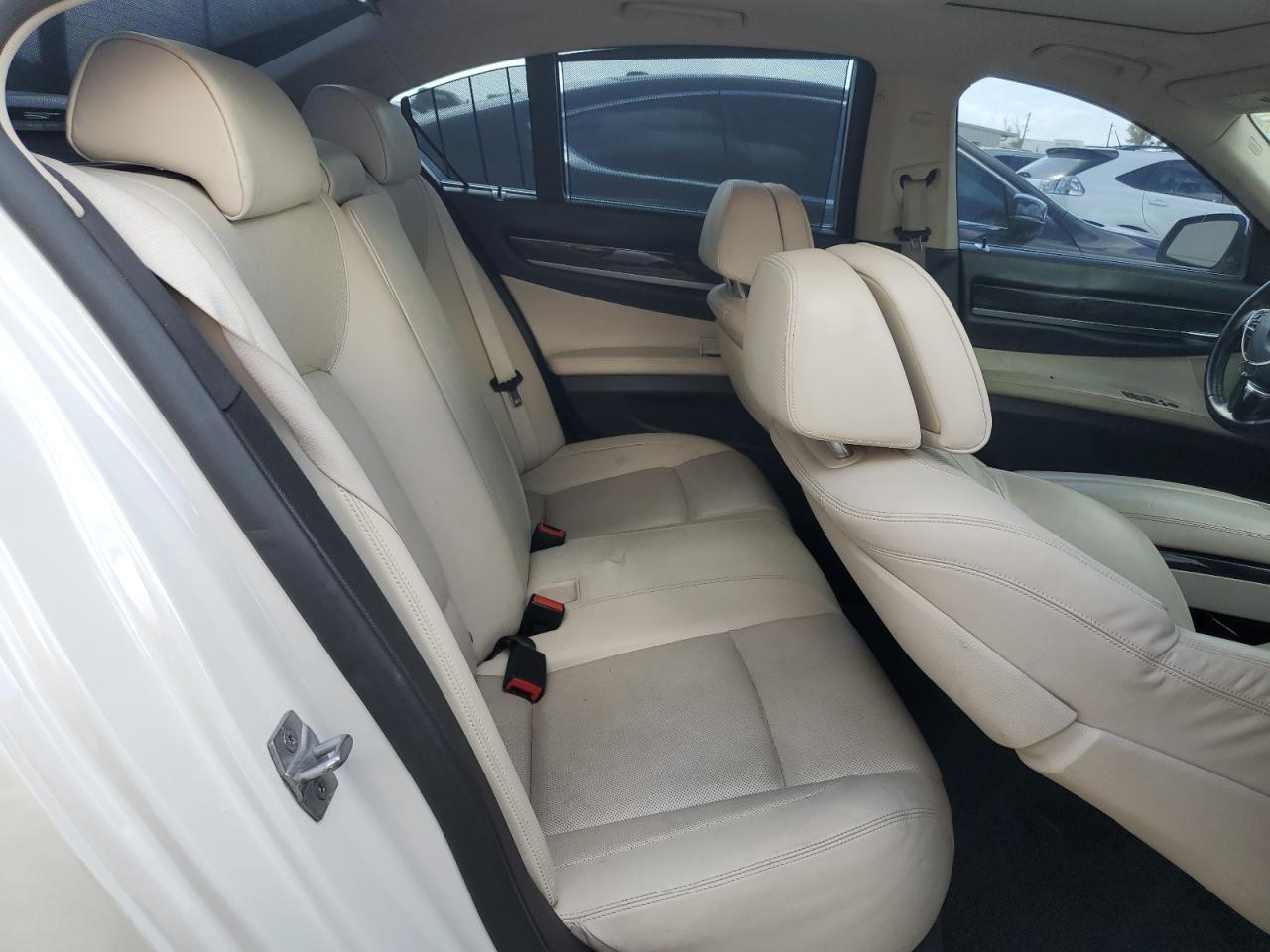2013 BMW 7er VIN WBAYA8C55DD227864 Copart auction photo, minor dent/scratches damage thumbnail 10