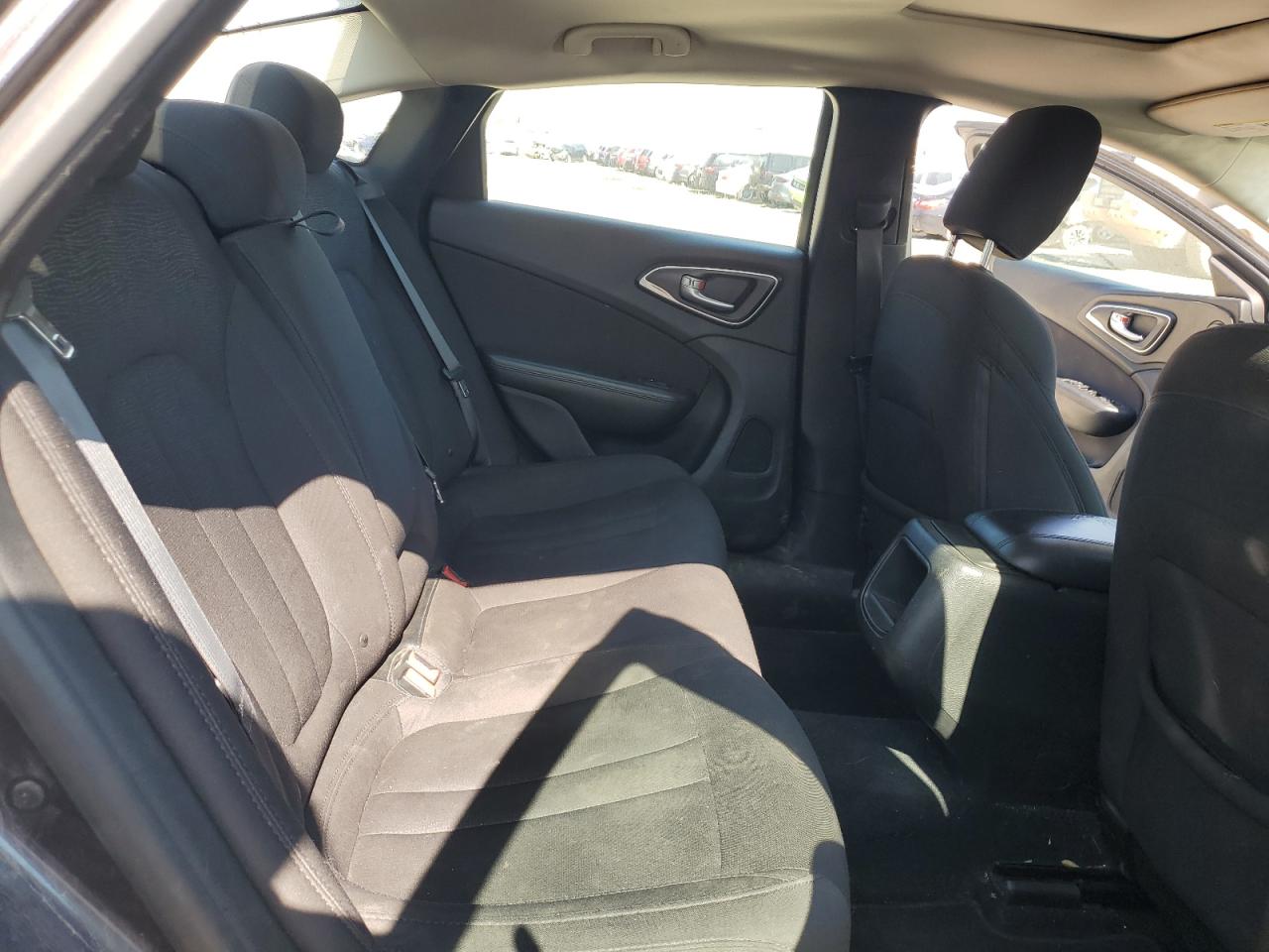 2015 Chrysler 200 VIN 1C3CCCAB8FN716294 Copart auction photo, rear end / minor dent/scratches damage thumbnail 10