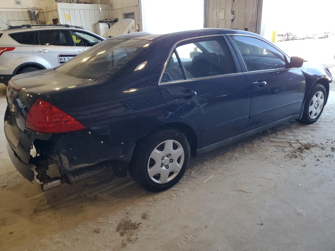2007 Honda Accord VIN 1HGCM56427A192522 Copart auction photo, front end / rear end damage thumbnail 3