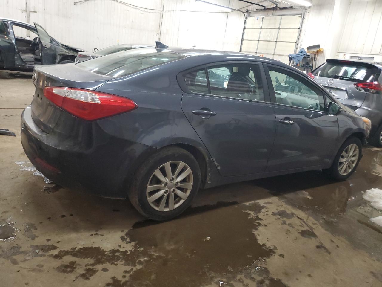 2014 KIA Forte VIN KNAFX4A69E5101884 Copart auction photo, front end / side damage thumbnail 3