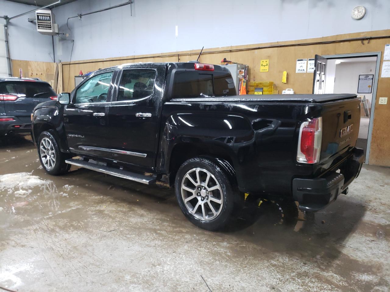 2022 GMC Canyon VIN 1GTG6EEN8N1259576 Copart auction photo, front end / minor dent/scratches damage thumbnail 2