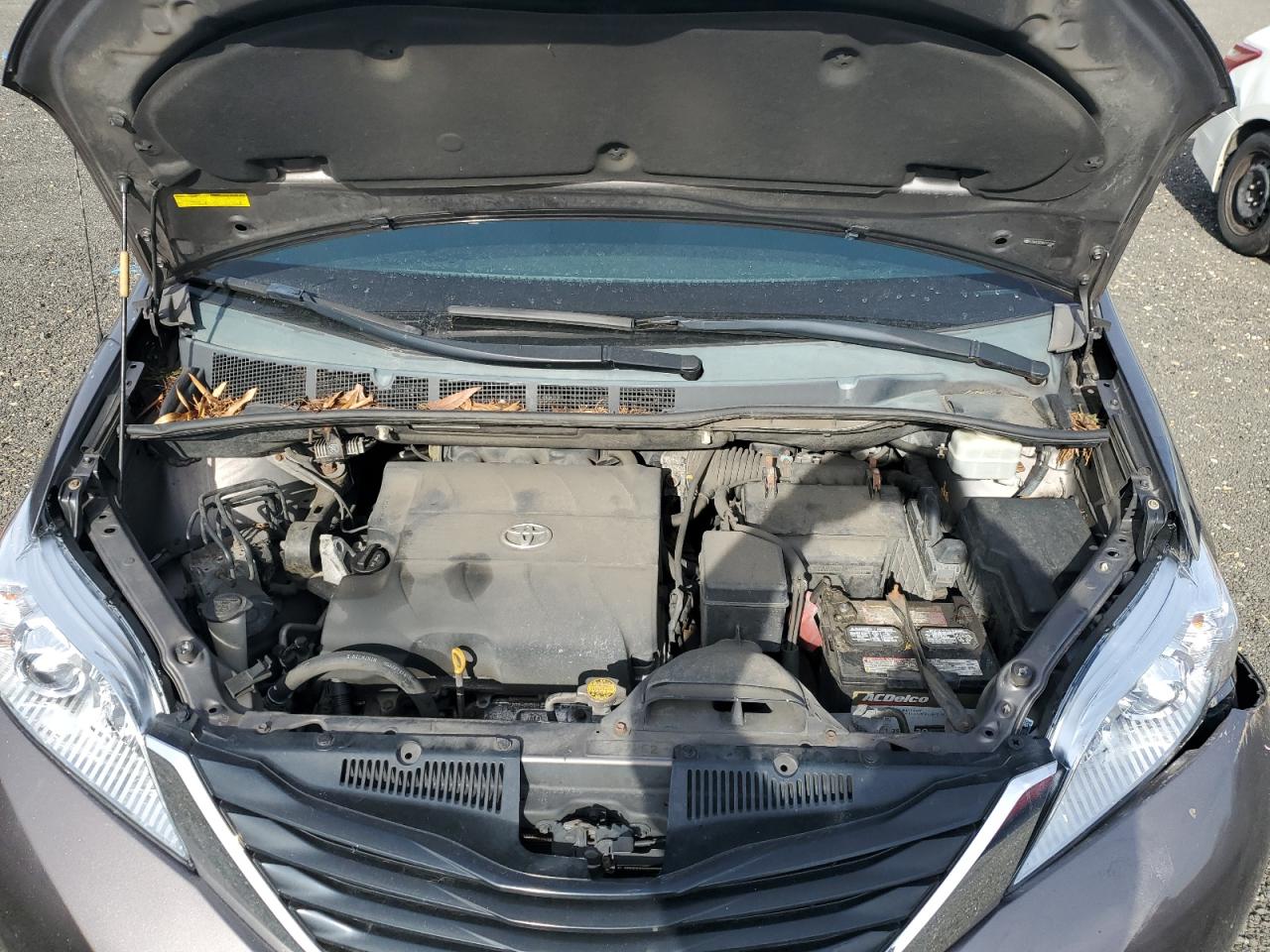 2011 Toyota Sienna VIN 5TDKK3DC9BS171998 Copart auction photo, rear end / front end damage thumbnail 12