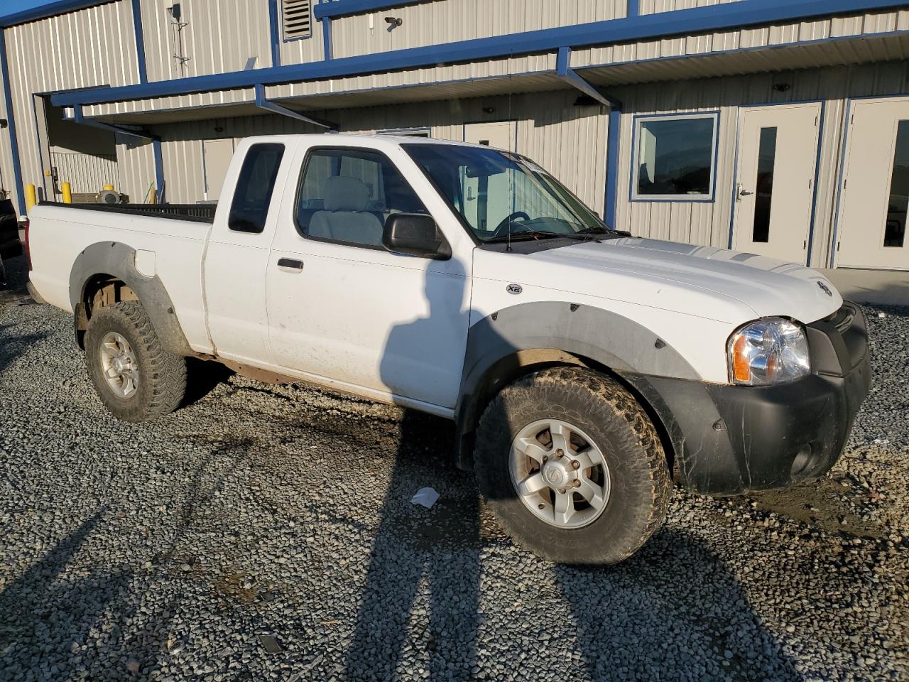 2001 Nissan Navara (Frontier) VIN 1N6ED26Y61C310377 Copart auction photo, all over damage thumbnail 4