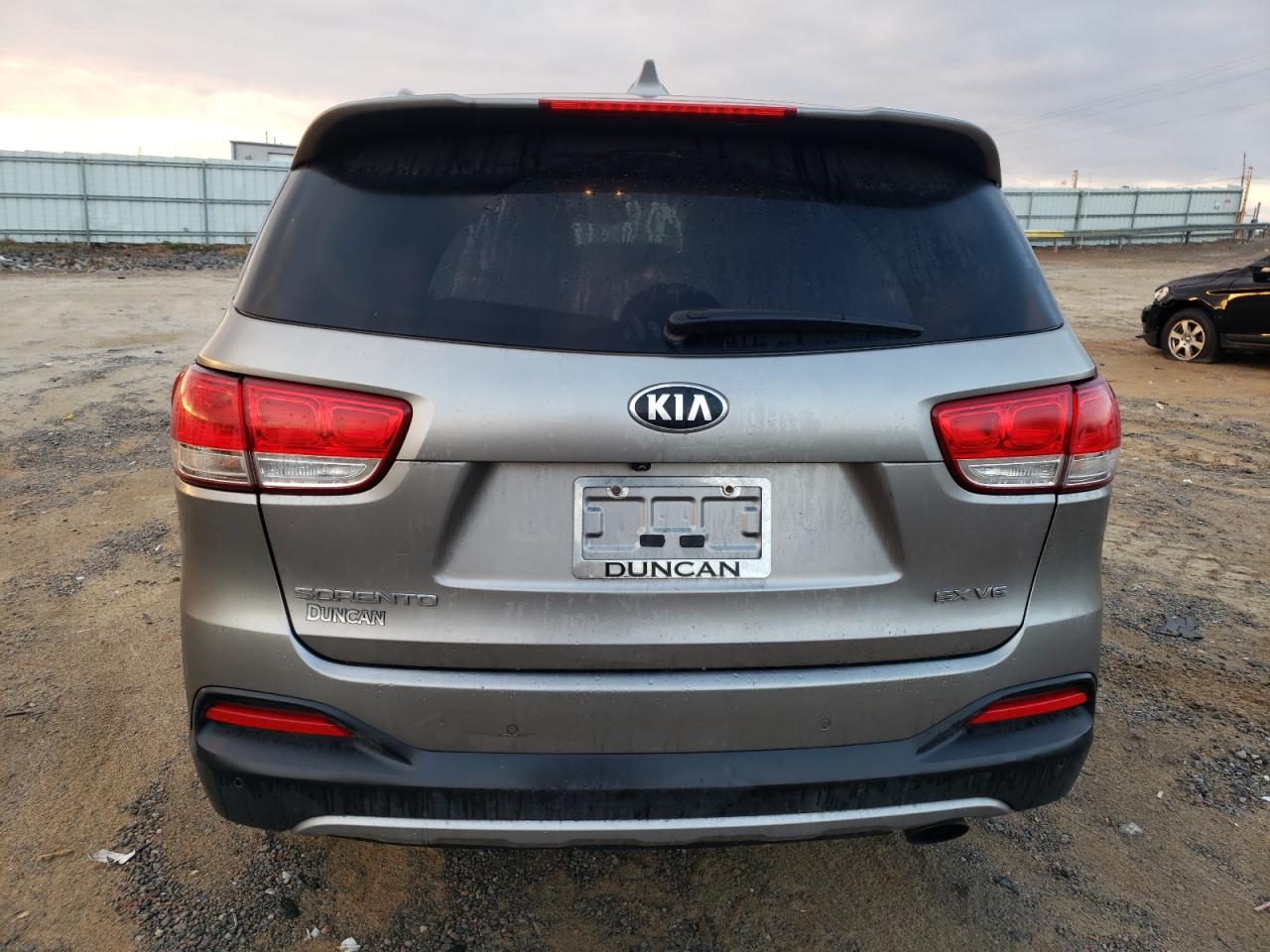 2017 KIA Sorento VIN 5XYPHDA5XHG289872 Copart auction photo, front end / undercarriage damage thumbnail 6