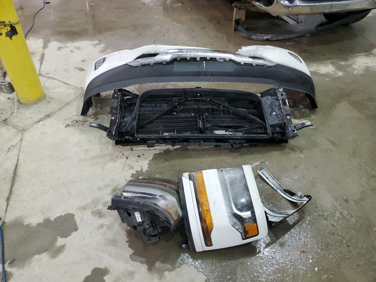 2018 Chevrolet Silverado VIN 3GCUKREC8JG579108 Copart auction photo, front end damage thumbnail 12
