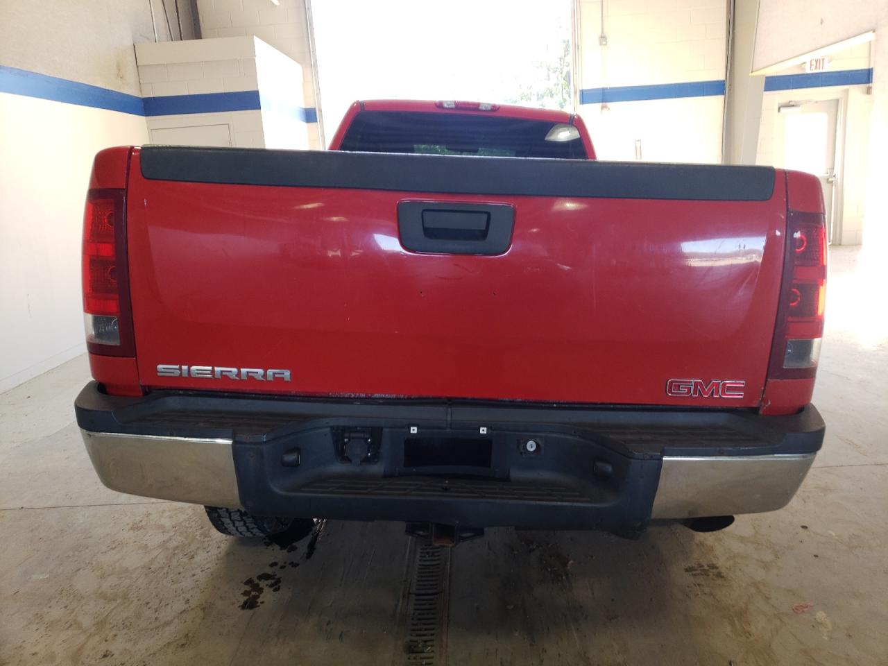 2008 GMC Sierra VIN 1GTHC24K08E216642 Copart auction photo, front end / undercarriage damage thumbnail 6