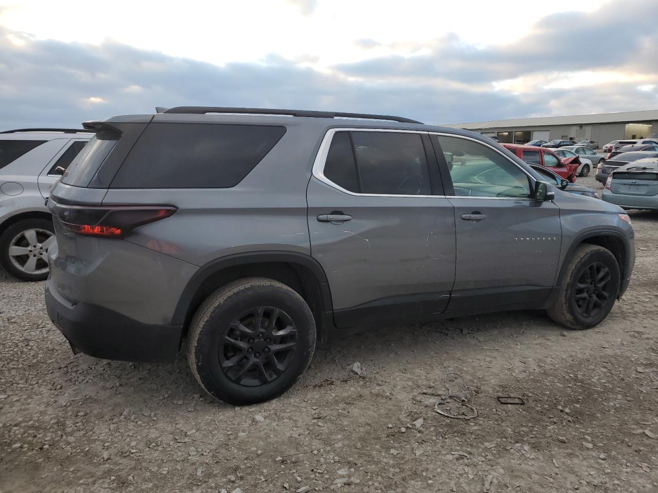2019 Chevrolet Traverse VIN 1GNERHKW3KJ262580 Copart auction photo, all over / minor dent/scratches damage thumbnail 3